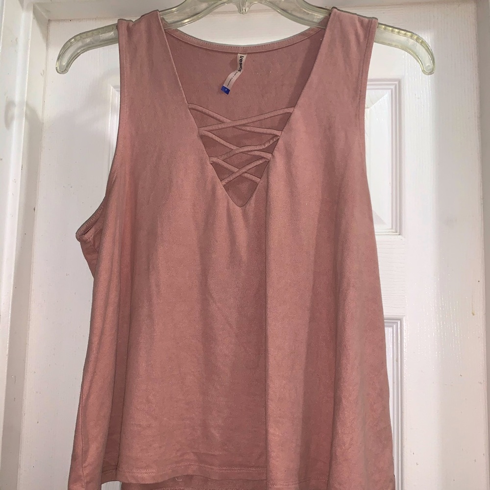 ✅ BOGO Tresics Pink Blouse M